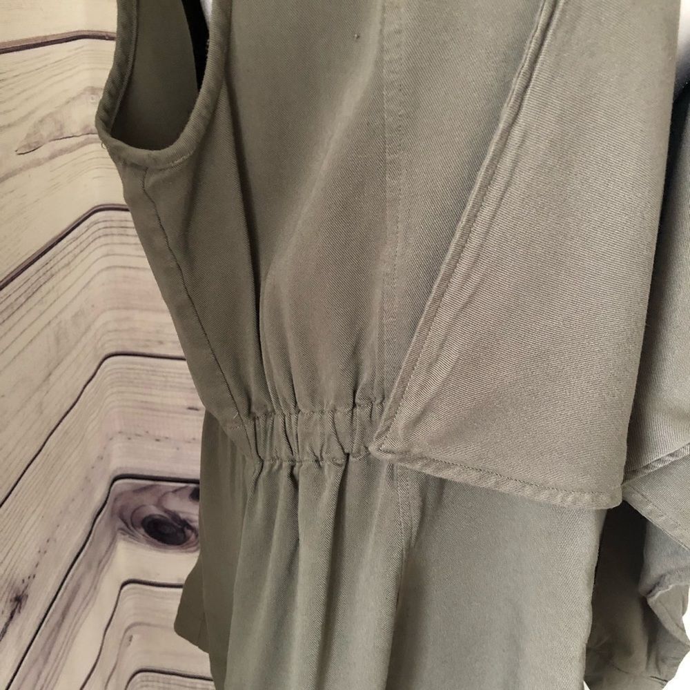 Francescas Miami Olive Green Draped Front Cinched Waist Vest Large — image 3 of 7